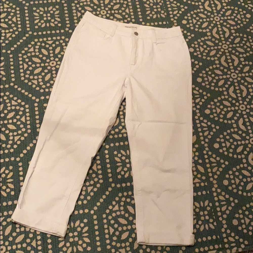 Jones New York White Cuffed Capri Jeans size 8